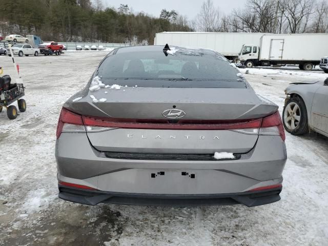 2023 Hyundai Elantra SE