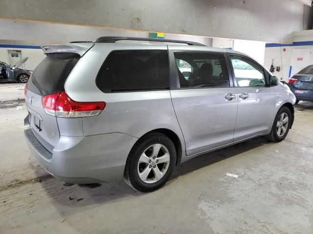 2013 Toyota Sienna LE