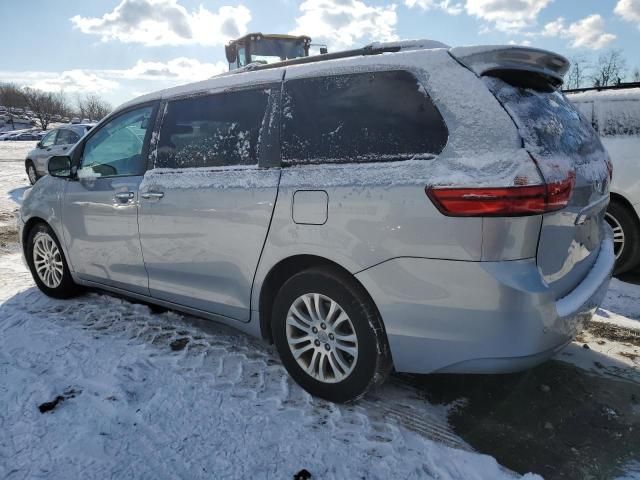 2017 Toyota Sienna XLE