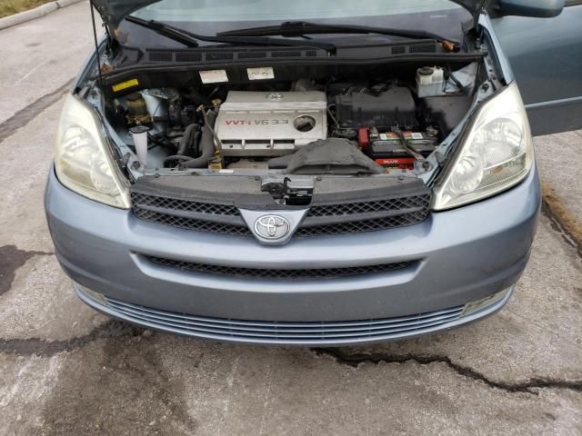 2005 Toyota Sienna XLE