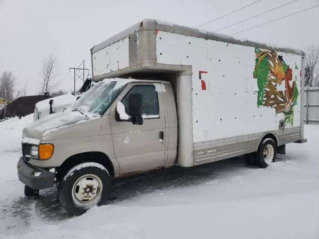 2007 Ford Econoline E450 Super Duty Cutaway Van