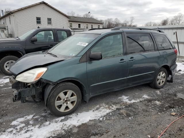 2005 Toyota Sienna CE