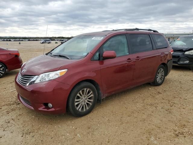 2012 Toyota Sienna XLE