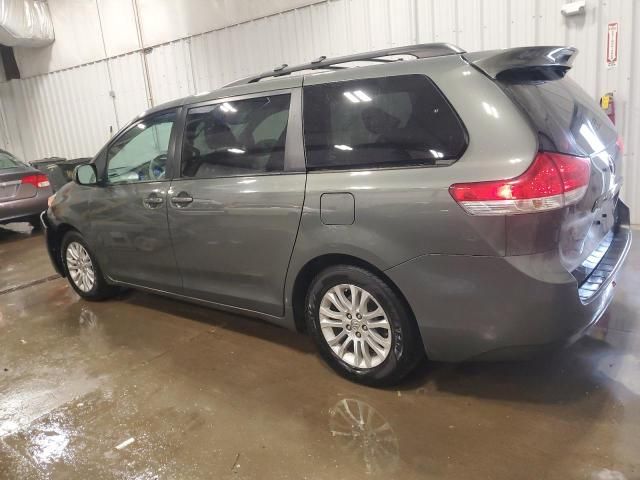 2013 Toyota Sienna XLE