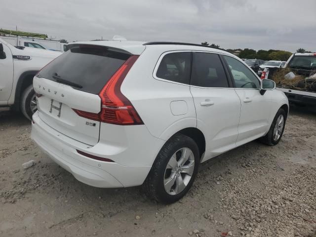 2022 Volvo XC60 B5 Momentum