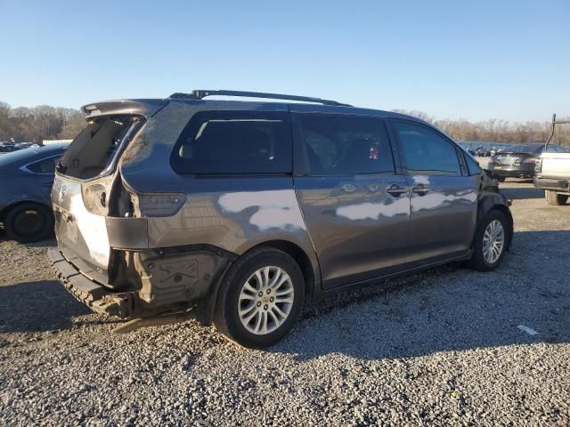 2013 Toyota Sienna XLE