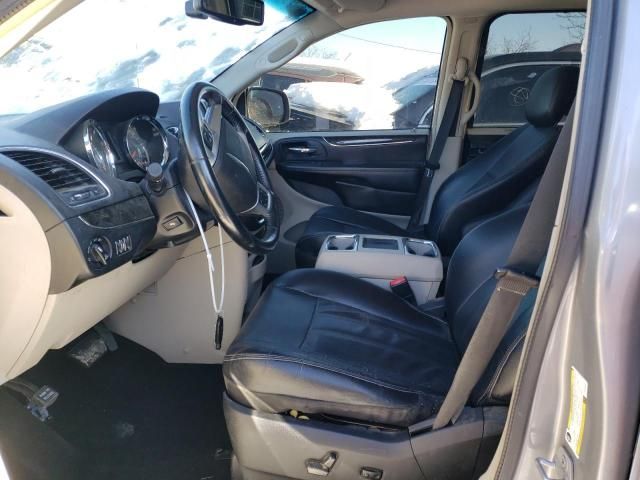 2014 Chrysler Town & Country Touring L