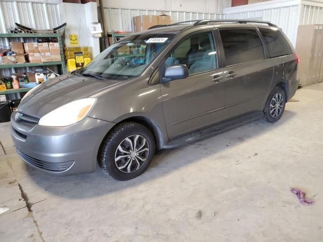 2004 Toyota Sienna CE