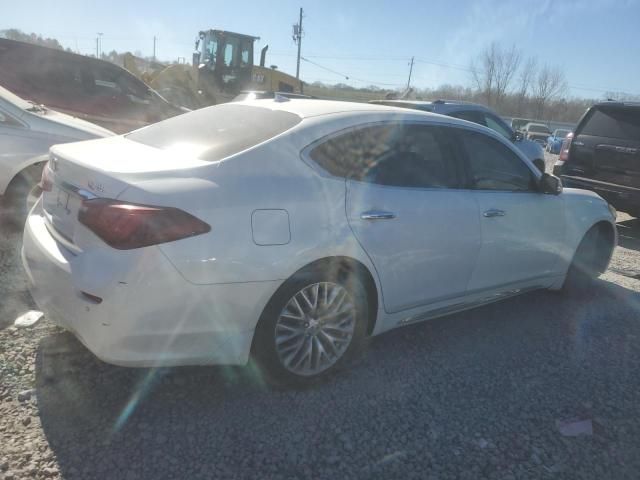 2016 Infiniti Q70 3.7