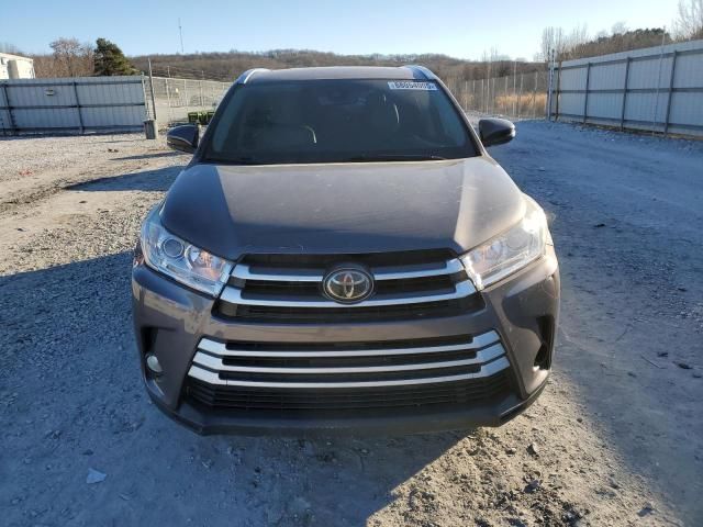 2017 Toyota Highlander SE