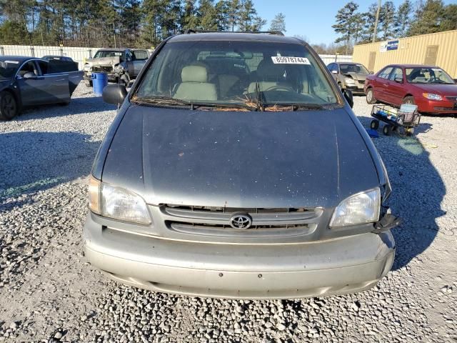 1998 Toyota Sienna LE