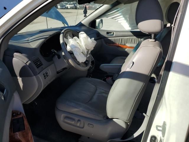 2010 Toyota Sienna XLE