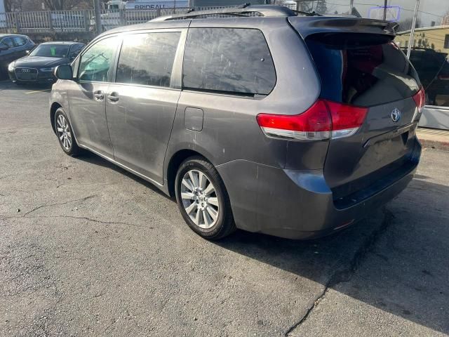 2014 Toyota Sienna XLE