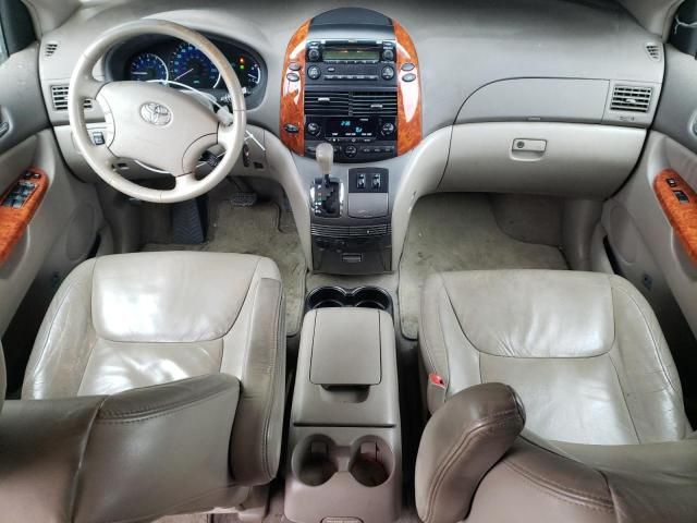 2010 Toyota Sienna XLE