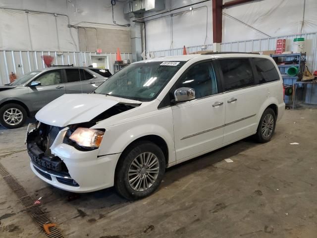 2014 Chrysler Town & Country Touring L