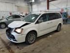 2014 Chrysler Town & Country Touring L