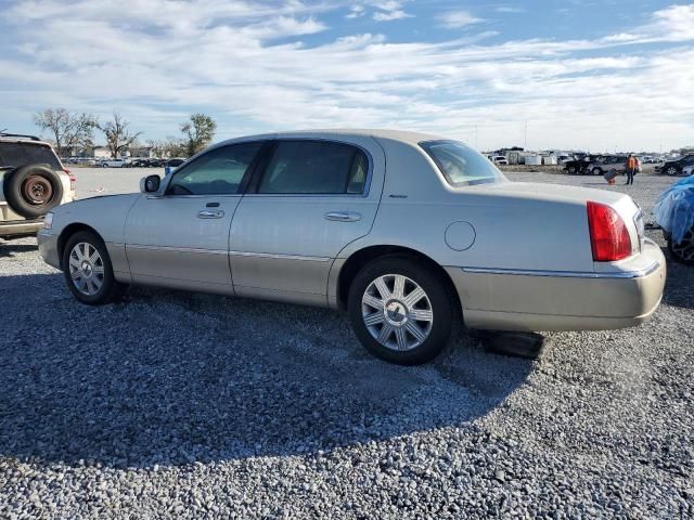 2005 Lincoln Town Car Signature