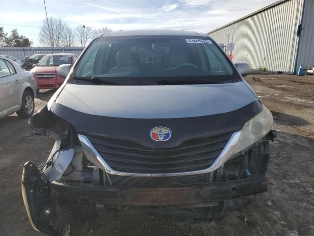 2011 Toyota Sienna LE