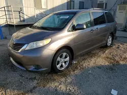 Carros salvage a la venta en subasta: 2011 Toyota Sienna LE