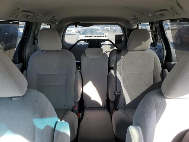 2016 Toyota Sienna LE