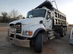 2005 Mack 700 CV700