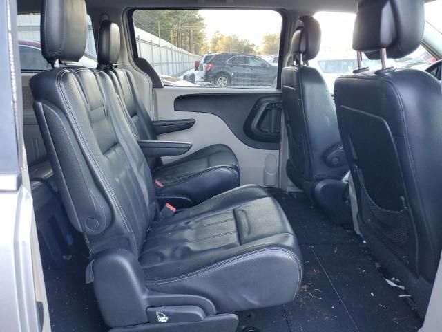 2013 Chrysler Town & Country Touring