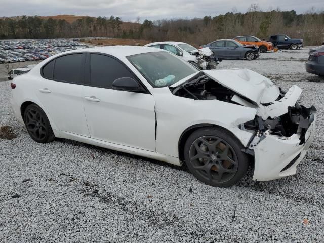 2021 Alfa Romeo Giulia Sport