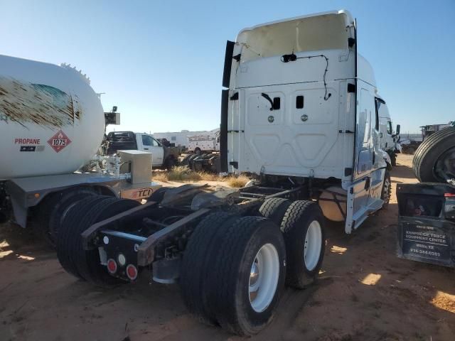 2015 Freightliner Cascadia 125