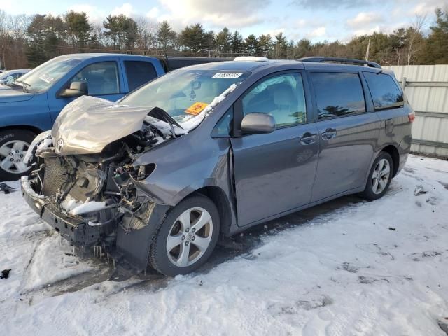 2015 Toyota Sienna LE