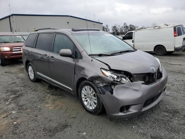 2013 Toyota Sienna XLE