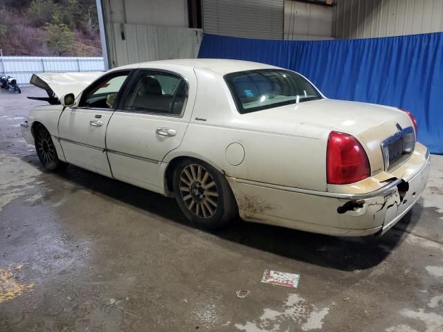 2003 Lincoln Town Car Signature