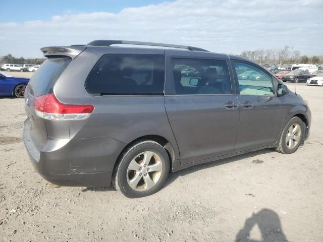 2013 Toyota Sienna LE