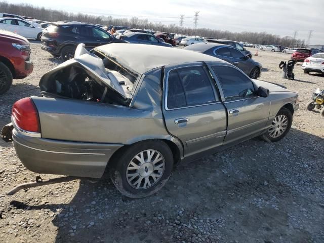 2004 Ford Crown Victoria LX