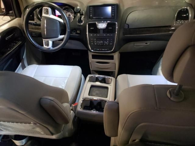 2015 Chrysler Town & Country Touring L