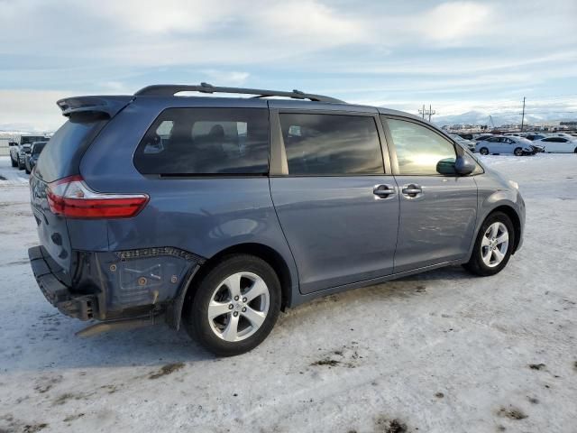 2016 Toyota Sienna LE