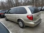 2005 Chrysler Town & Country LX