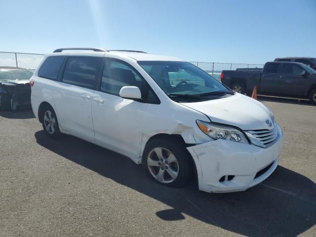 2017 Toyota Sienna LE