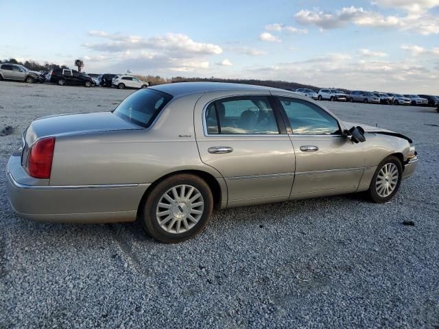 2004 Lincoln Town Car Executive