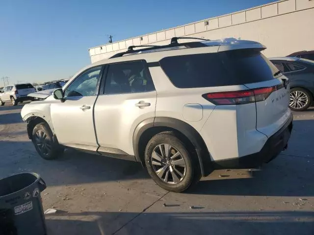 2022 Nissan Pathfinder SV