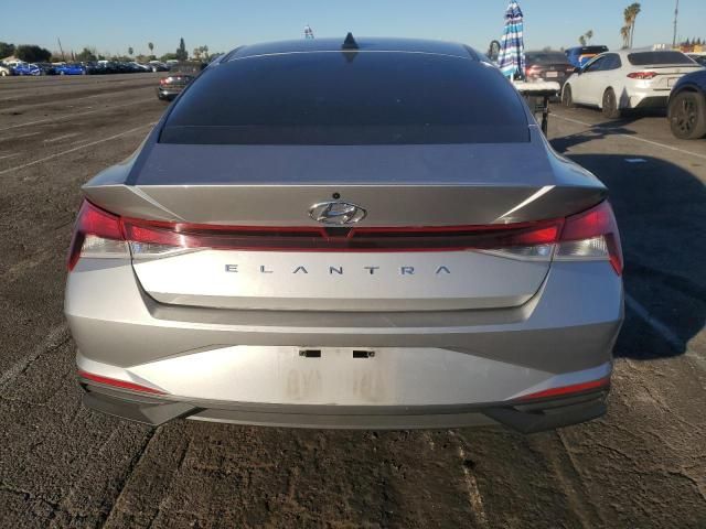 2022 Hyundai Elantra SE