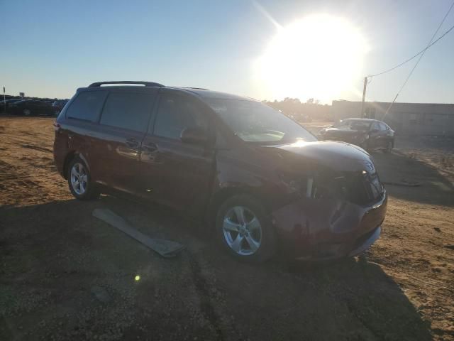 2014 Toyota Sienna LE