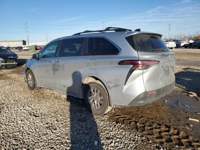 2022 Toyota Sienna XLE