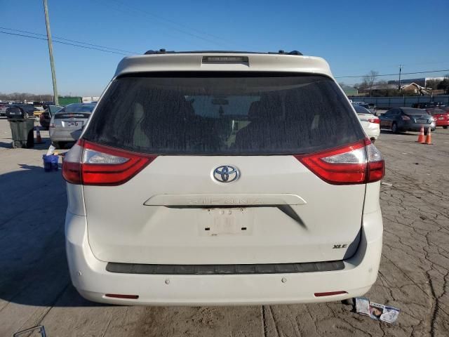 2015 Toyota Sienna XLE