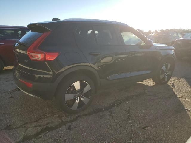 2019 Volvo XC40 T5 Momentum