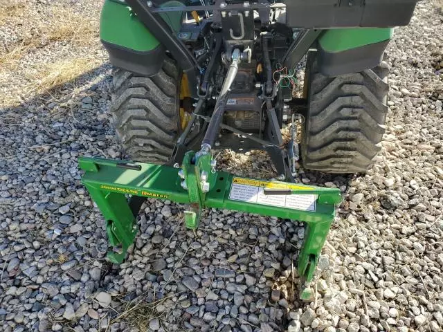 2019 John Deere 1025R