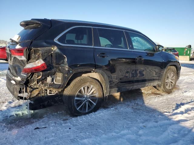 2017 Toyota Highlander SE