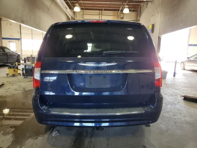 2012 Chrysler Town & Country Touring L