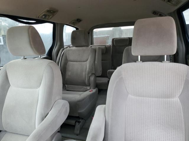 2009 Toyota Sienna CE