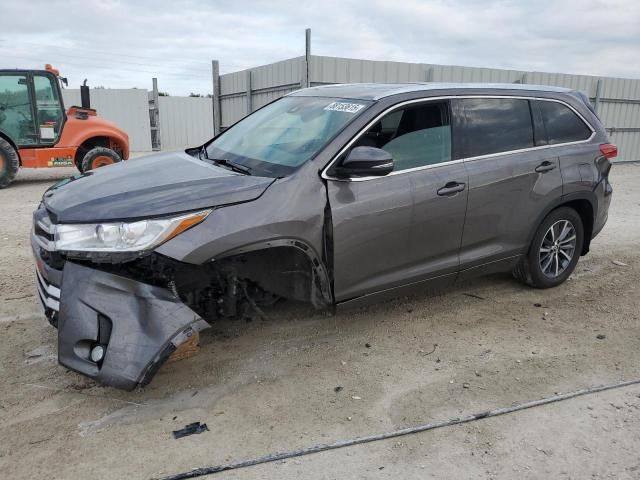 2018 Toyota Highlander SE