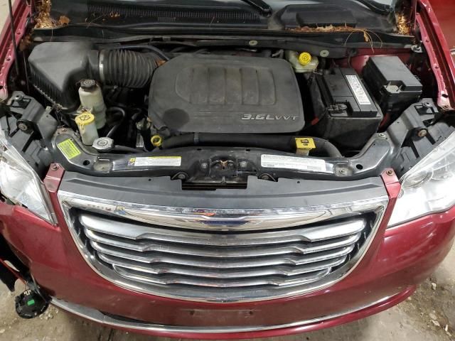 2012 Chrysler Town & Country Touring L